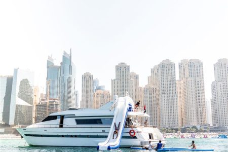 Dubai Marina – Rejs jachtem z BBQ (Slide)