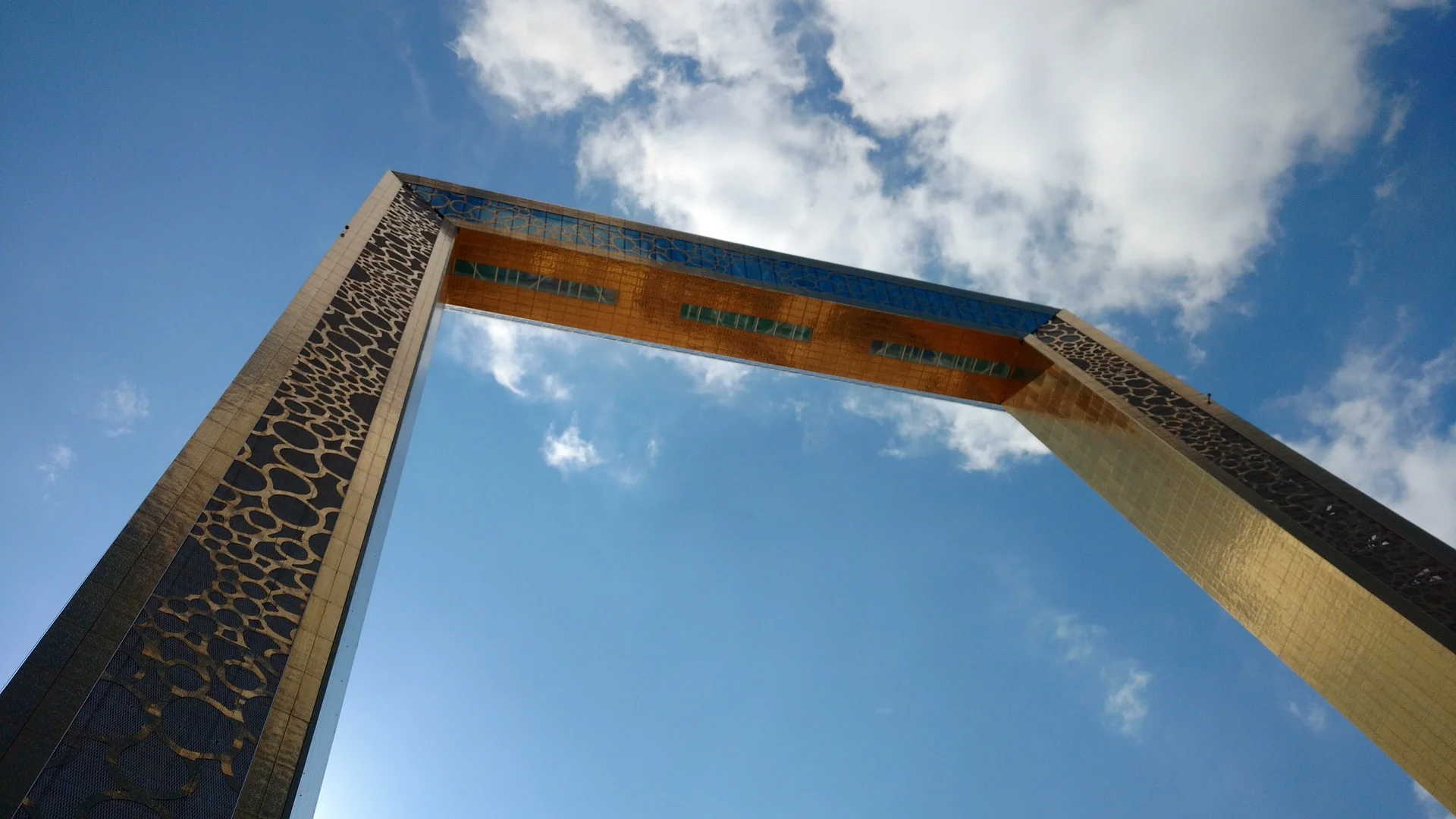 dubai frame 3161107 1920